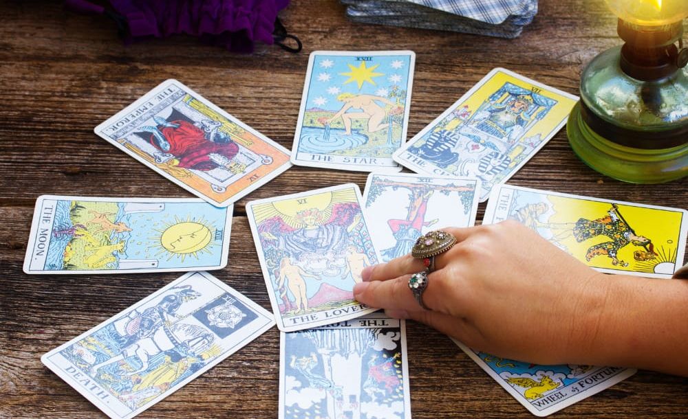 Easy Tarot Lessons – Advanced Metaphysics Without The Usual New Age 